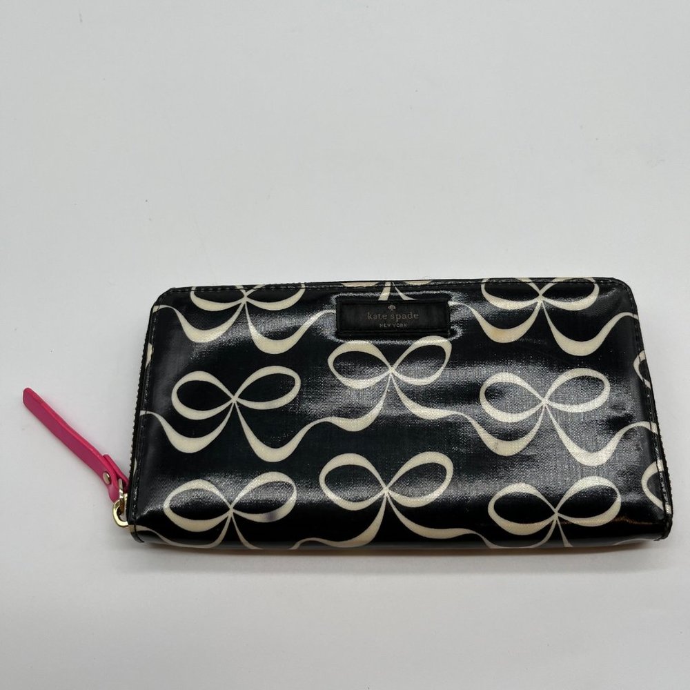 Kate Spade Black and White Bow Pint Zip Around Accordion Continental Wallet